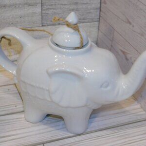 ELEPHANT TEAPOT WHITE CERAMIC Dash Of That Microwave Safe *